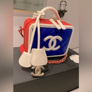 ❌ SOLD ❌ Chanel Resort 2019 Multicolor Vanity Bag